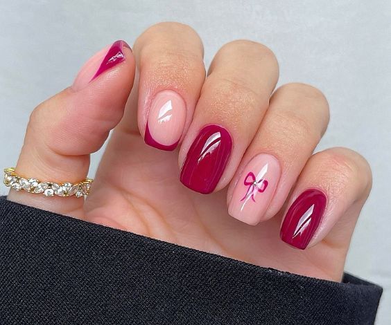  Short square nails with burgundy color for November. 