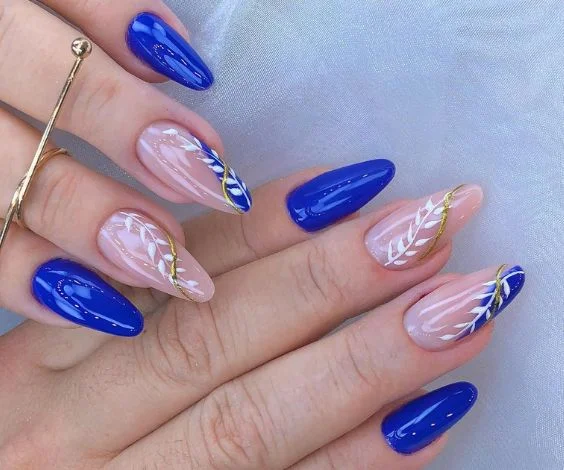 Simple Leafy Pattern Almond Nails