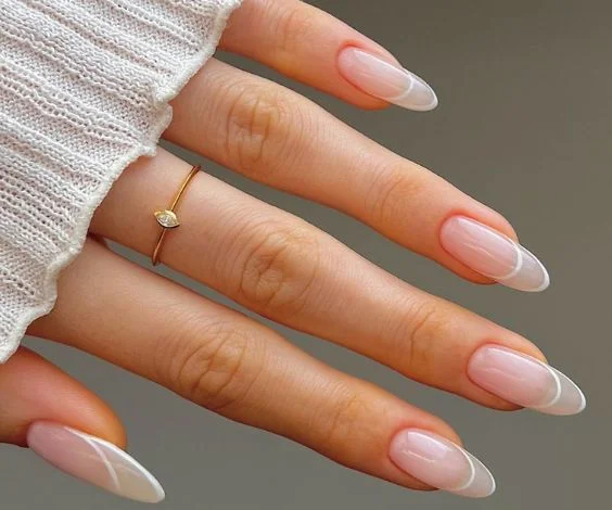  Simple White Almond Nails