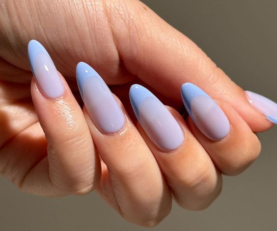 Baby blue nails for a soft winter look