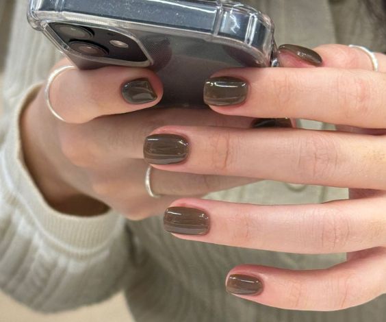 Muted green winter nails for winters