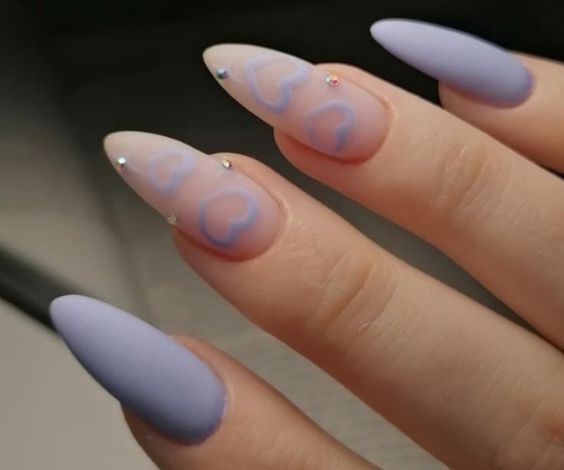 Purple heart dip nails for a cozy winter style